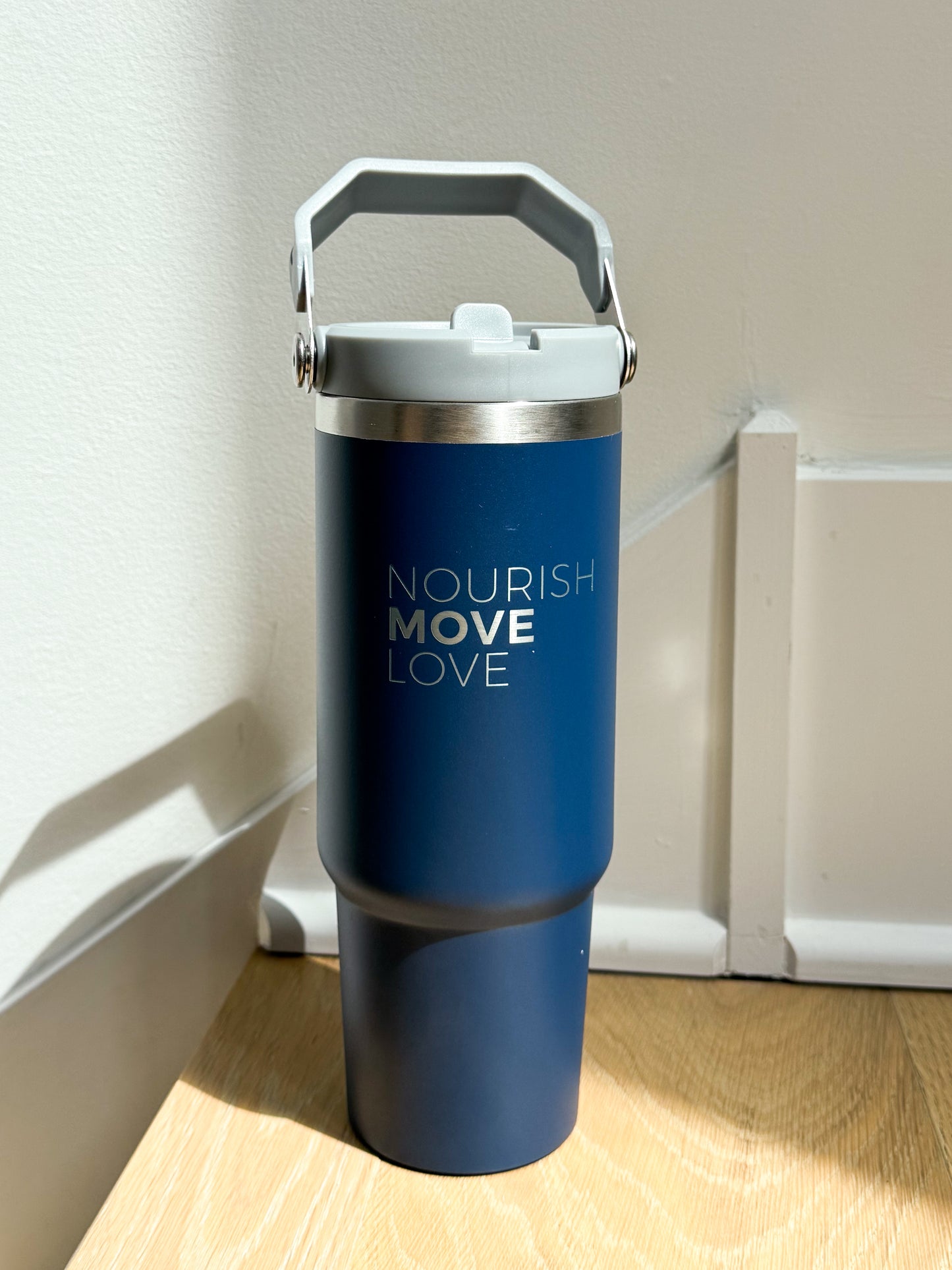 30 oz. Stainless Steel Insulated Water Bottle